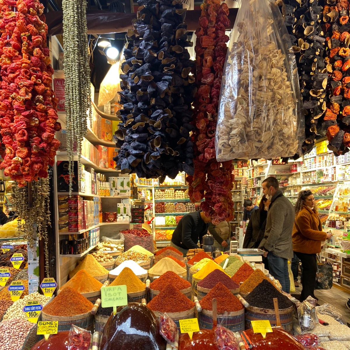 Alla scoperta di ISTANBUL, la citt&agrave; di muezzim, spezie e&nbsp;Atat&uuml;rk